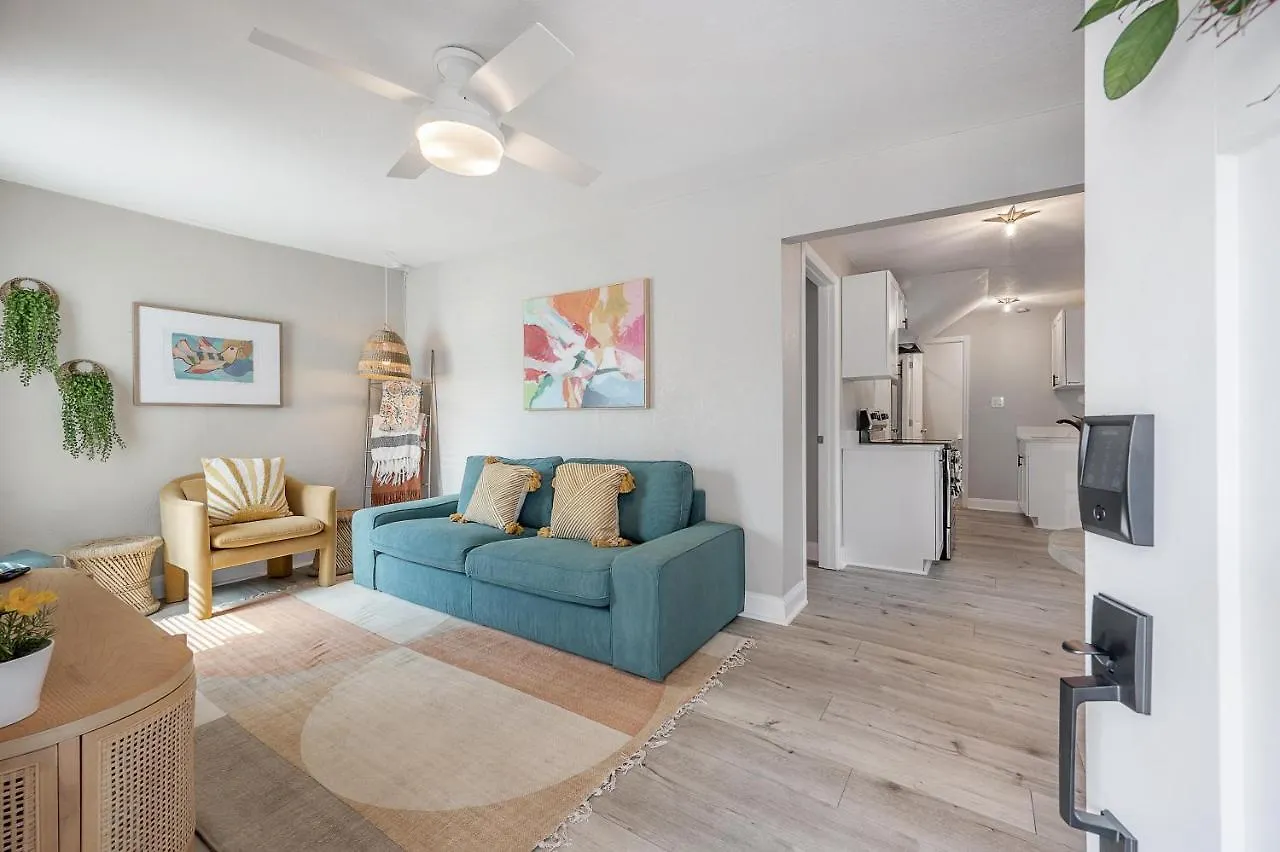 Charming Updated Condo In Heart Of Tampa USA